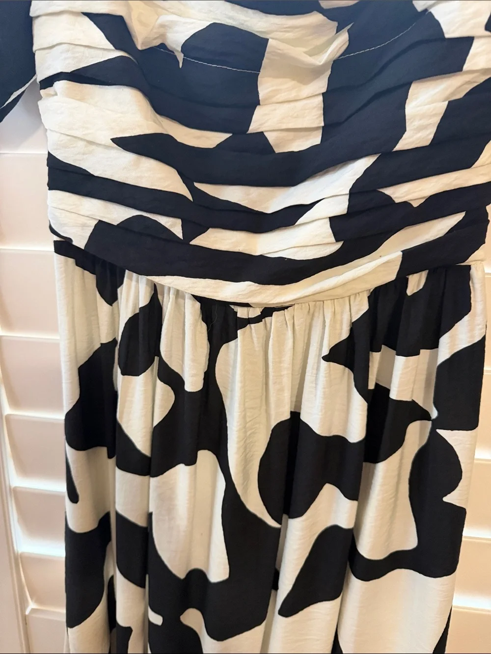 Abercrombie & Fitch Black and White Puff-Sleeve Maxi Dress